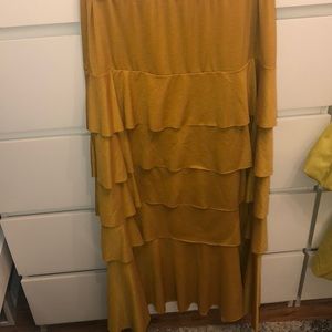 Long ruffle mustard skirt
